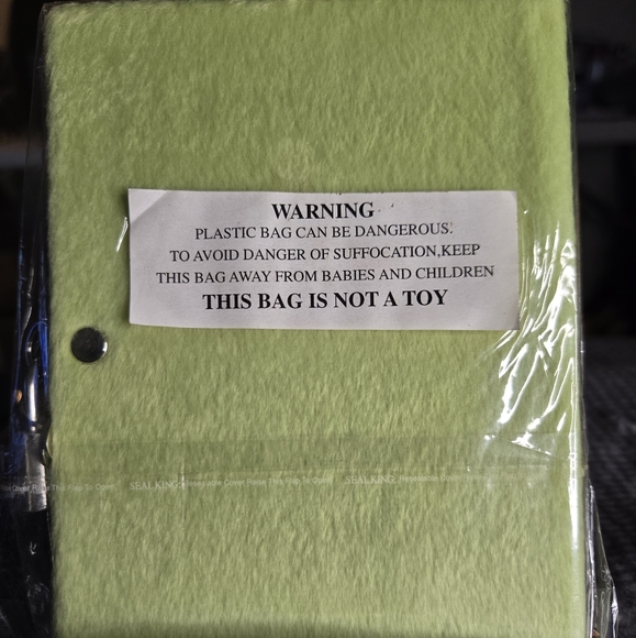 Locked Plush Flower Diary 41/2" x 5/8" x 57/8" high - Picture 2 of 4